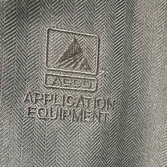 Ashworth Men's V-Neck Black Vest with side pockets - Picture 3 of 4